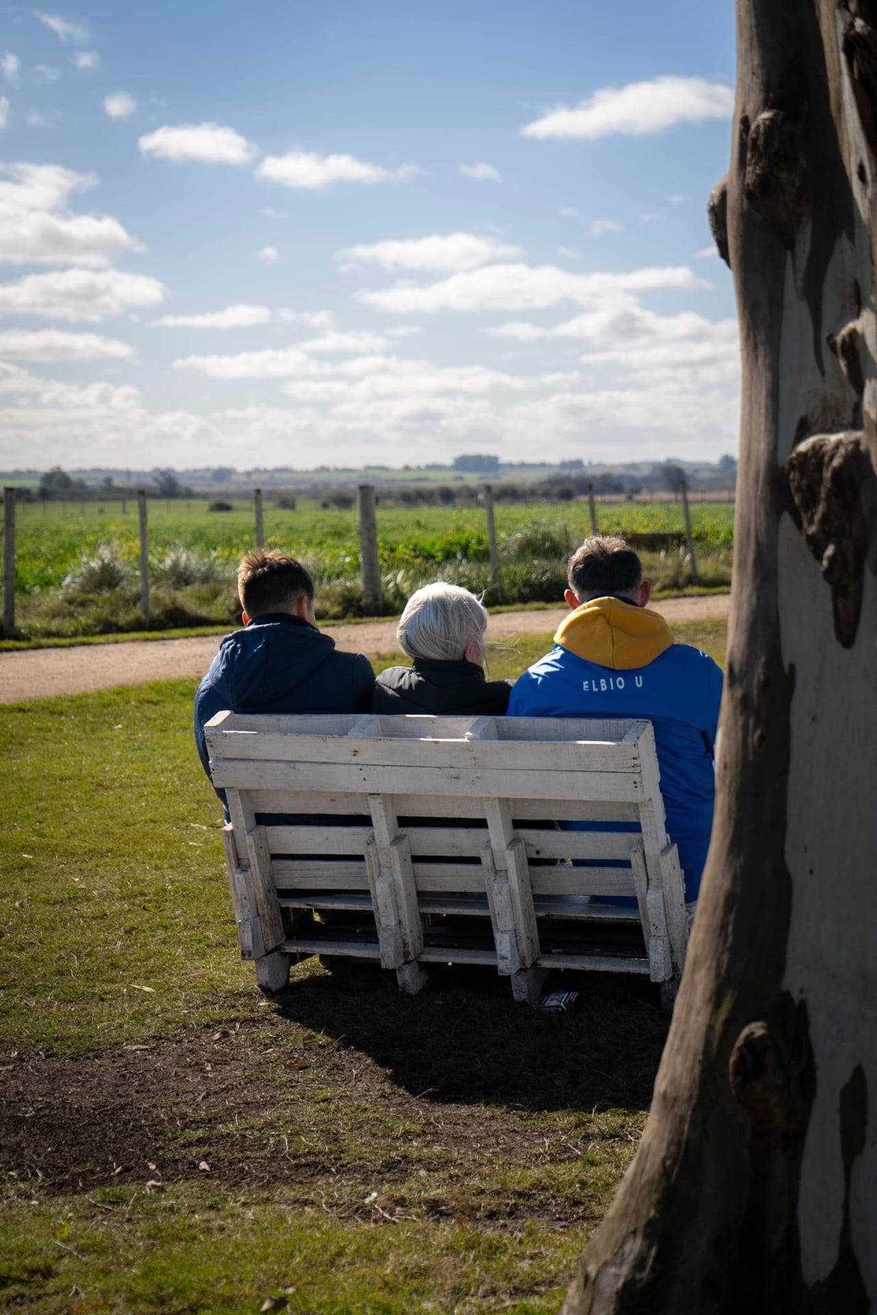 Familias compartiendo en el centro Renacer